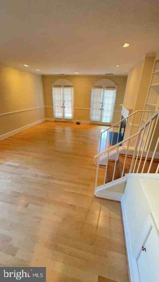1676 Beekman Pl Nw - Photo 3 of 37