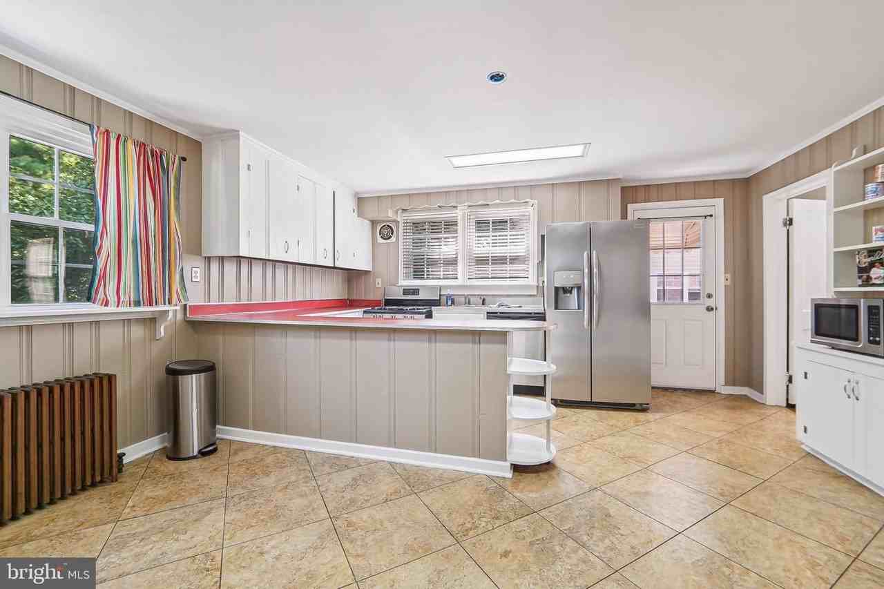 204 Glenmore Ave - Photo 3 of 28