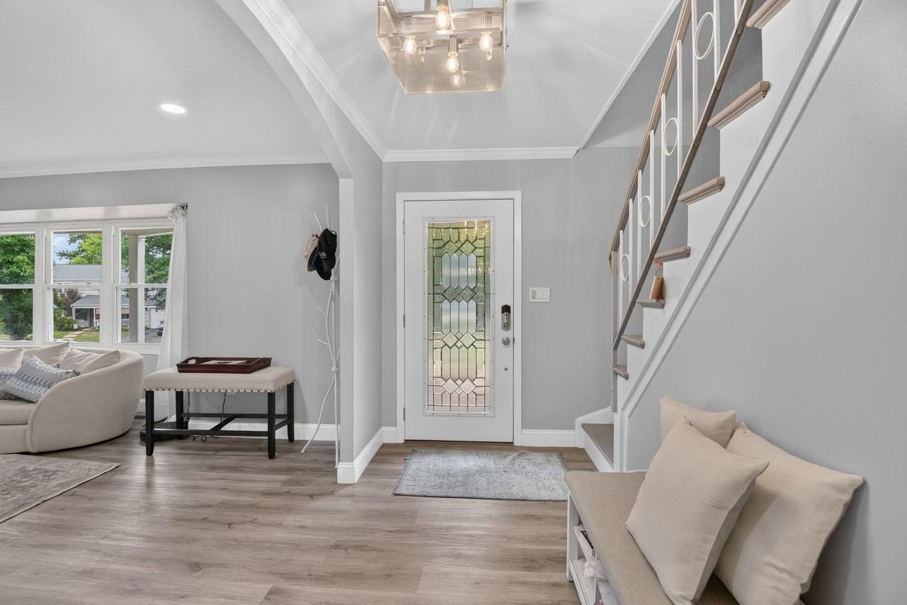 12420 Seabury Ln - Photo 7 of 50