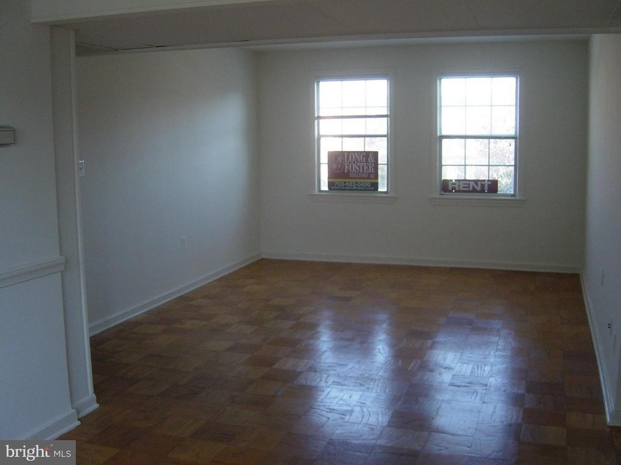 6604 10th St - Photo 2 of 7