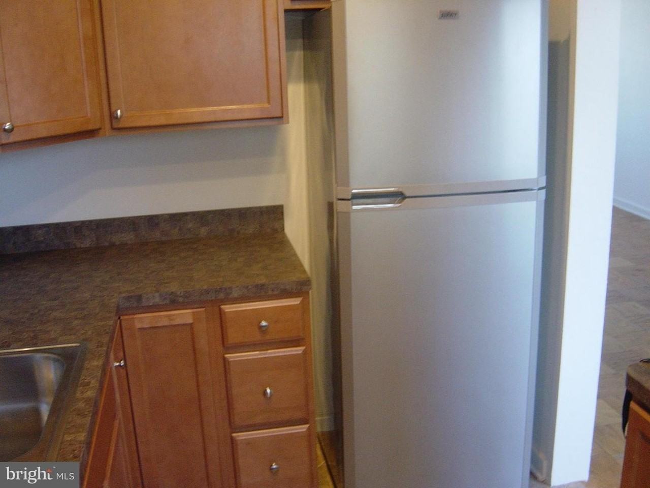 6604 10th St - Photo 5 of 7