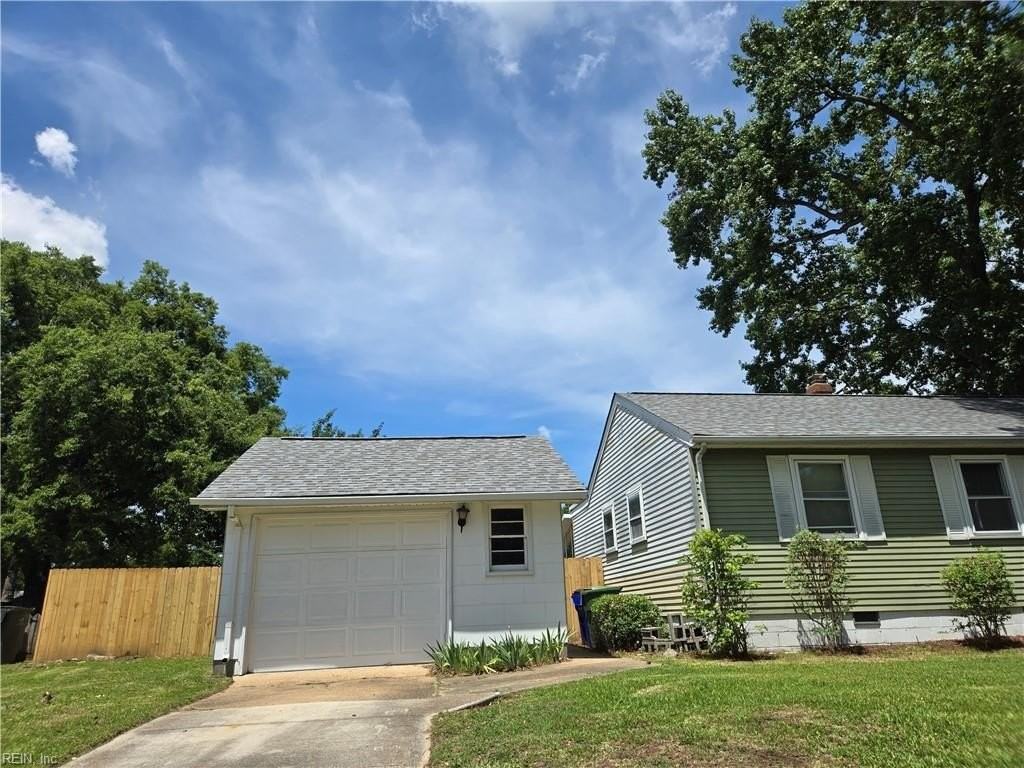 646 Roland Dr - Photo 2 of 20