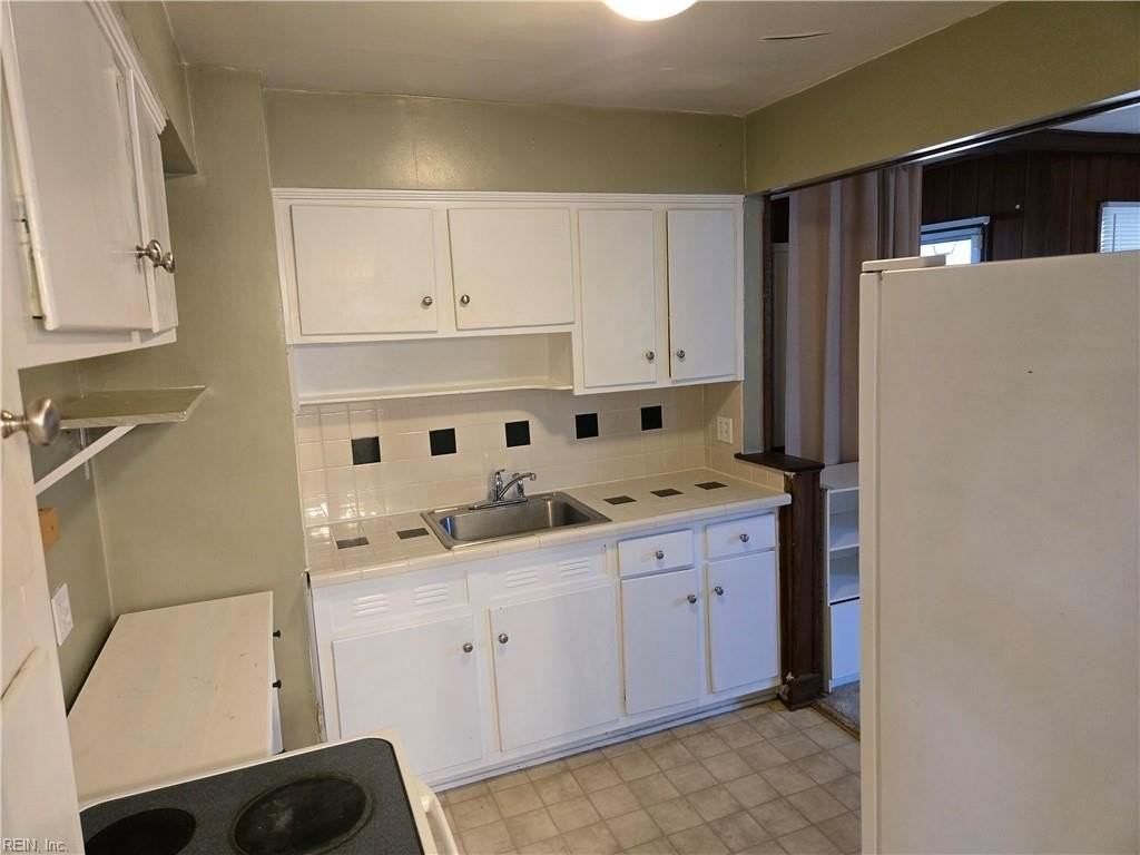 646 Roland Dr - Photo 5 of 20