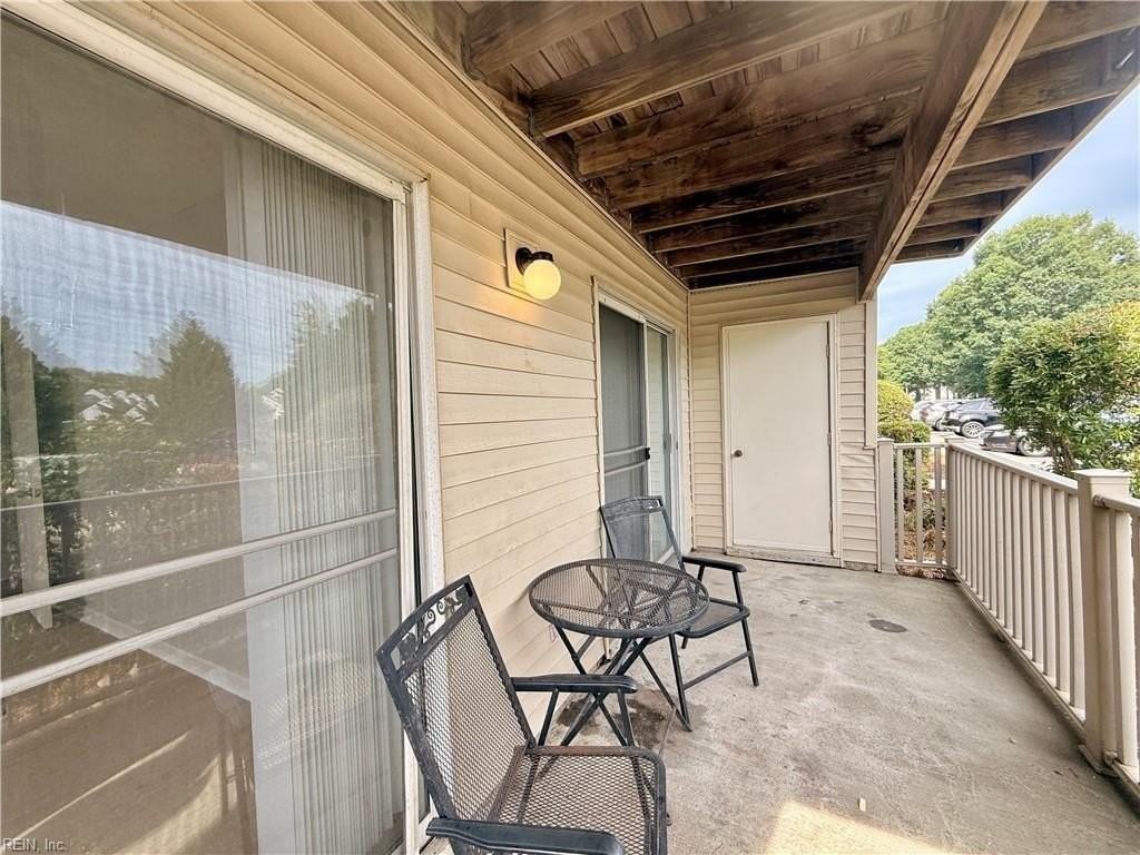 512 Thorncliff Dr - Photo 3 of 18