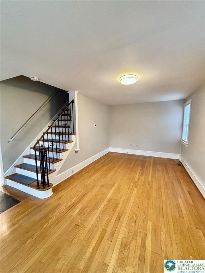 221 E Chestnut St - Photo 3 of 13