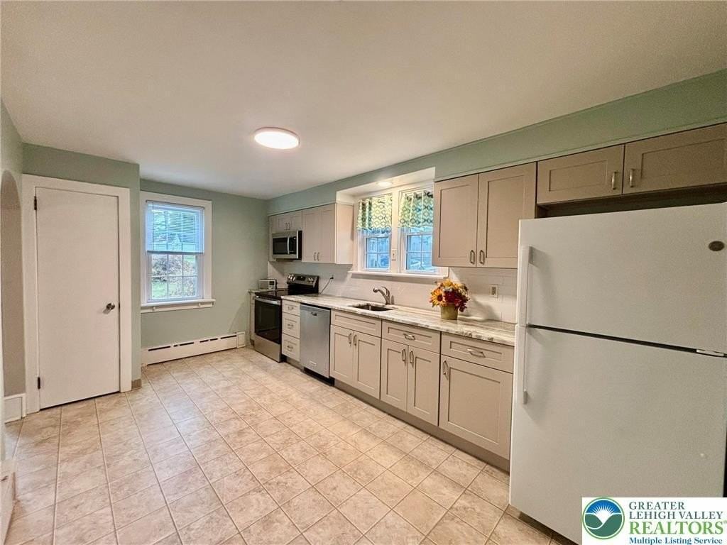 221 E Chestnut St - Photo 6 of 13