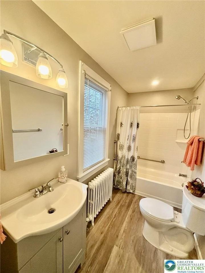 221 E Chestnut St - Photo 7 of 13