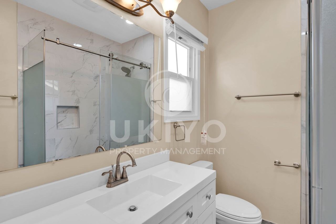 3335 California St #1 - Photo 5 of 50
