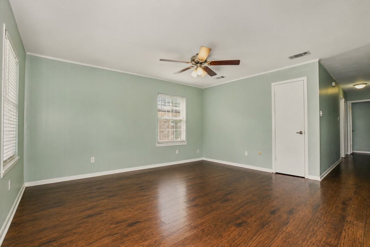 608 N Plantation Dr #1 - Photo 2 of 10