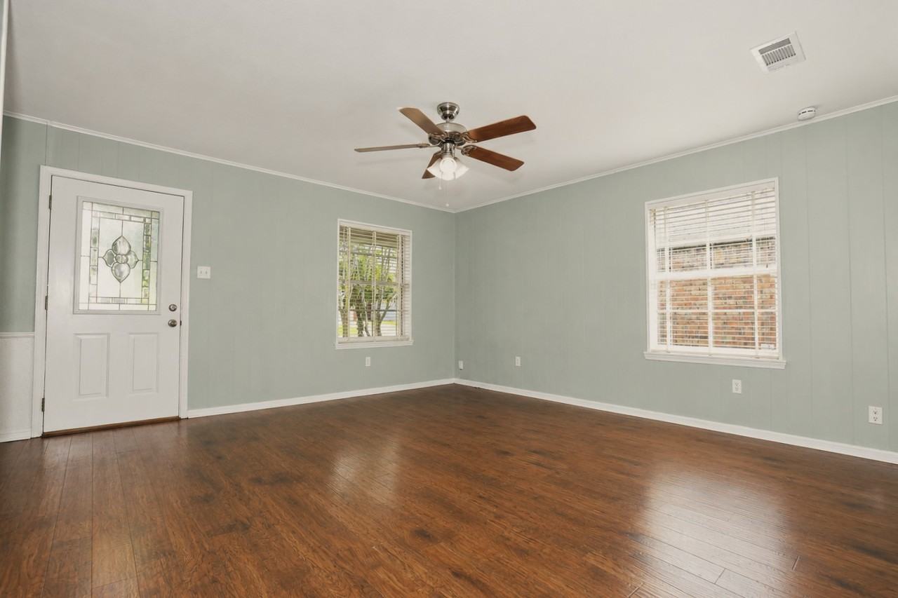 608 N Plantation Dr #1 - Photo 3 of 10