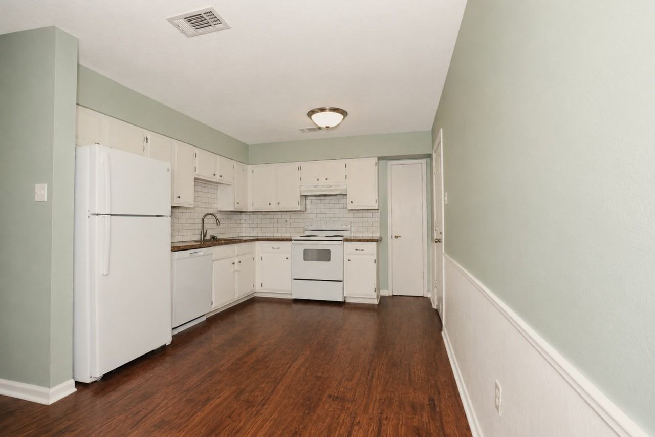 608 N Plantation Dr #1 - Photo 5 of 10
