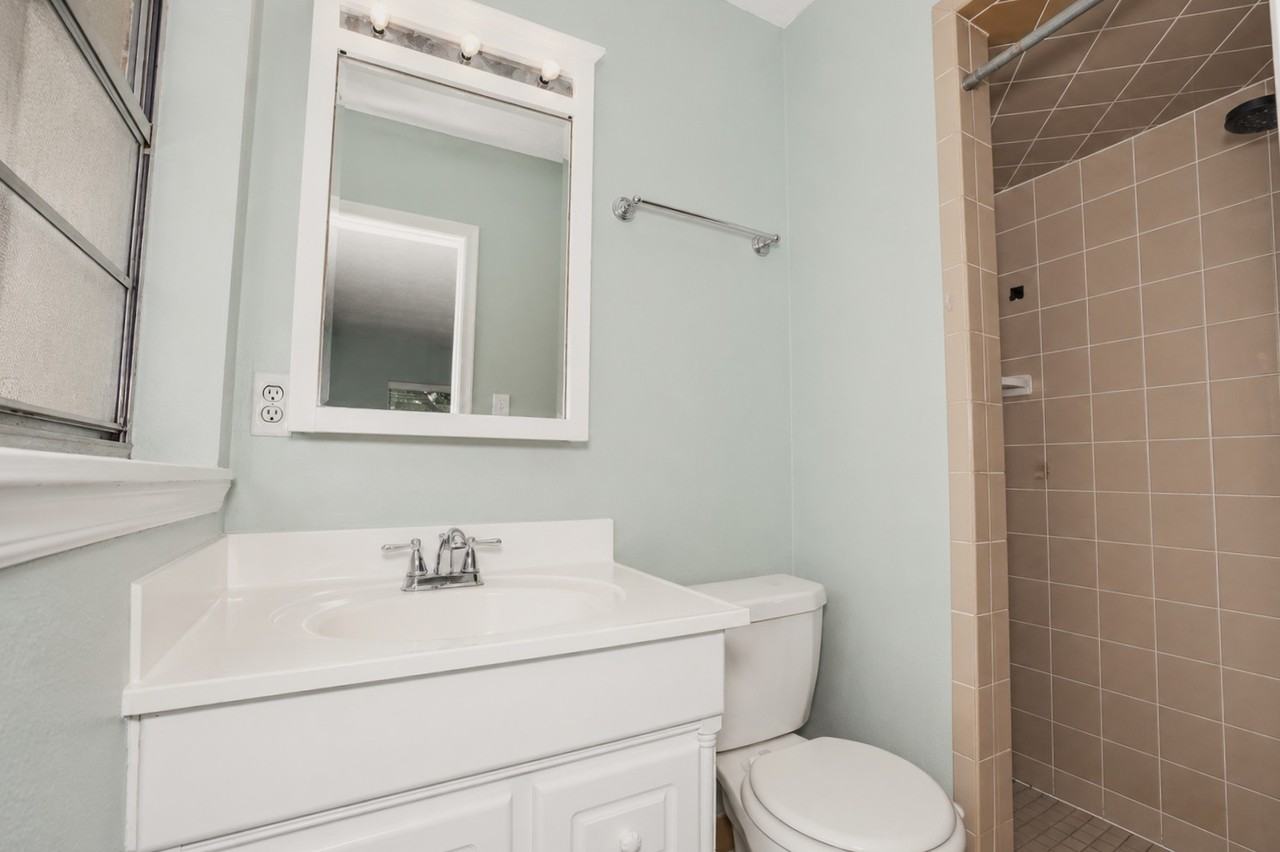 608 N Plantation Dr #1 - Photo 7 of 10