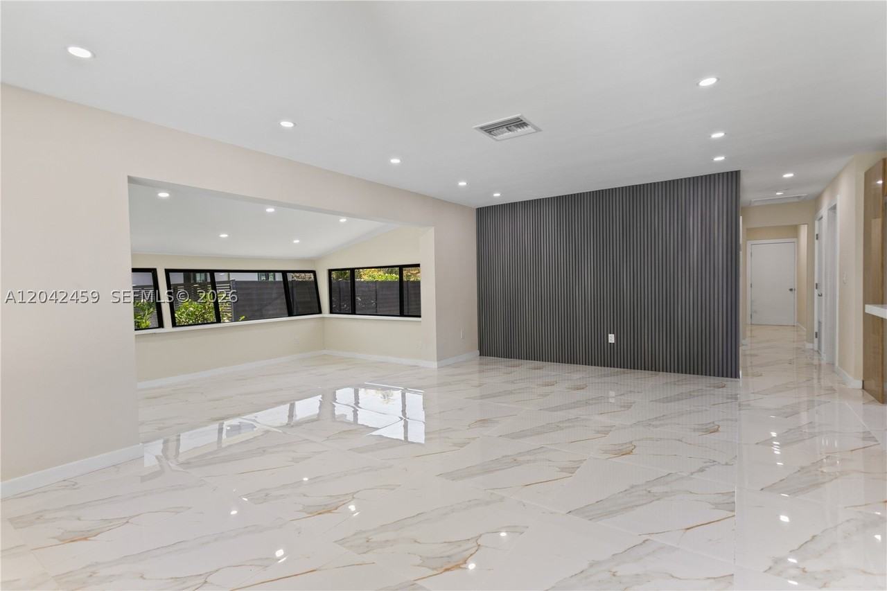 21330 Ne 26th Ave #0 - Photo 6 of 50