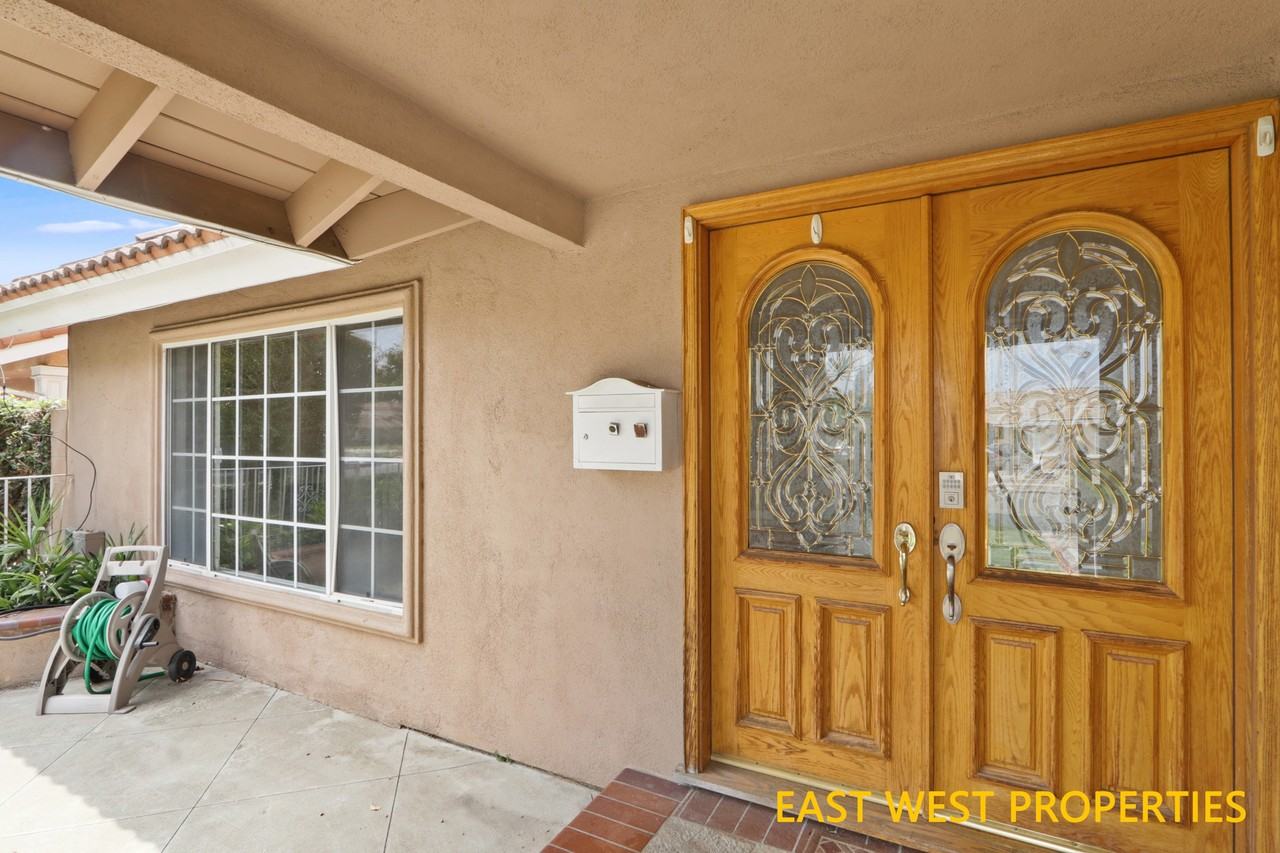 11186 Lavender Ave #1 - Photo 3 of 34