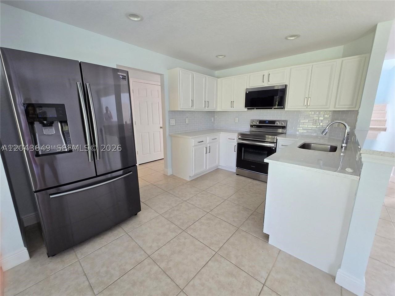 4670 Se Graham Dr - Photo 2 of 4