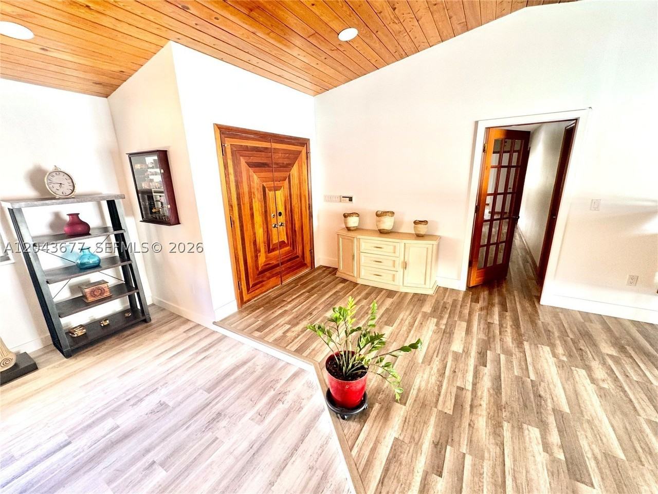18701 Wentworth Dr - Photo 6 of 50