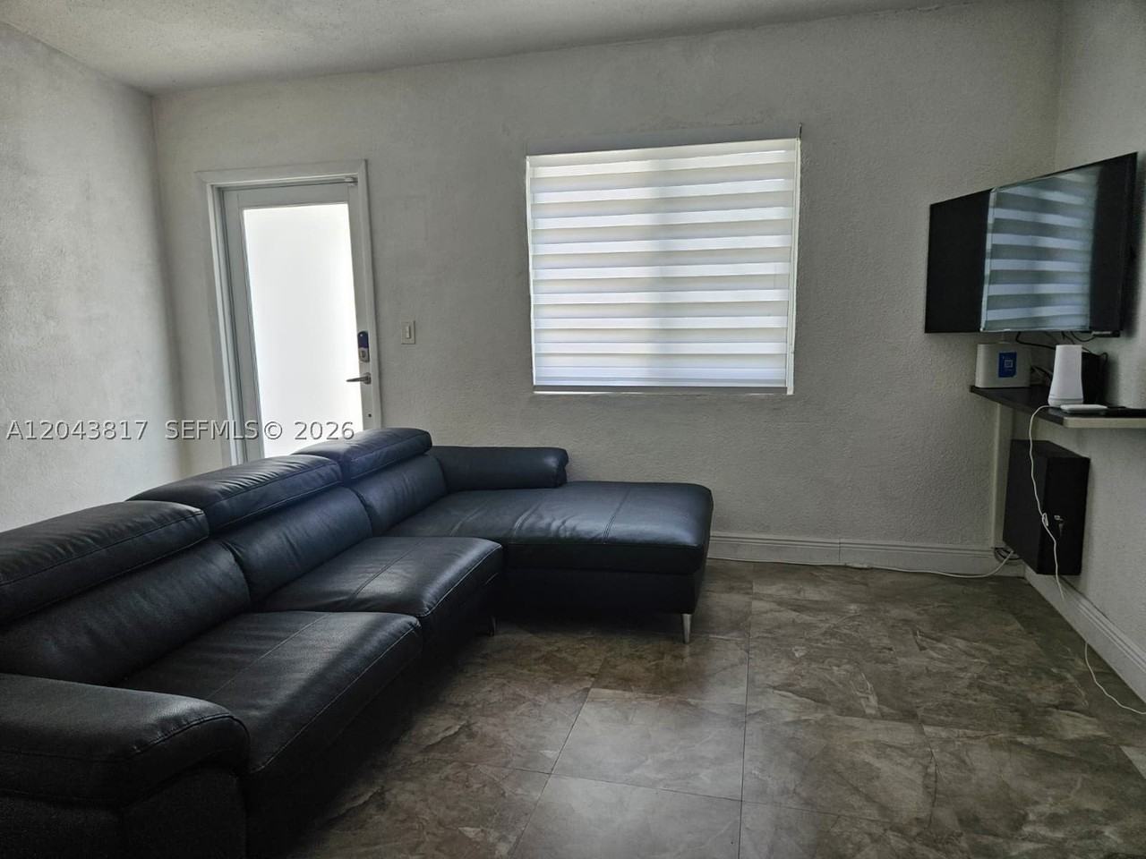 11000 Sw 219th St - Photo 5 of 12