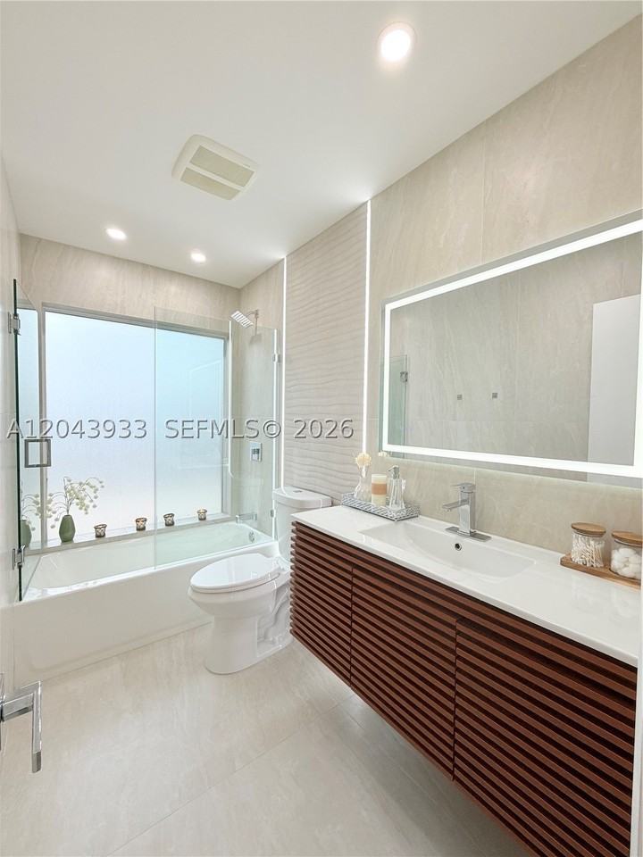 3430 Nw 21st Ave #3430 - Photo 6 of 17