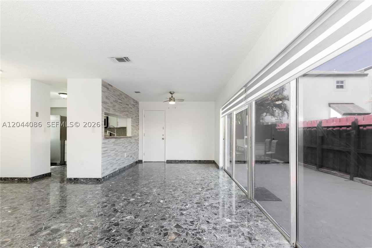 9044 Sw 148 Ct 148 Ct #0 - Photo 4 of 29