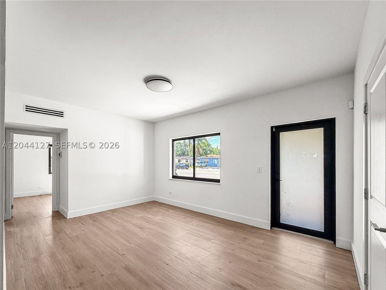 55 Nw 125th St - Photo 4 of 28