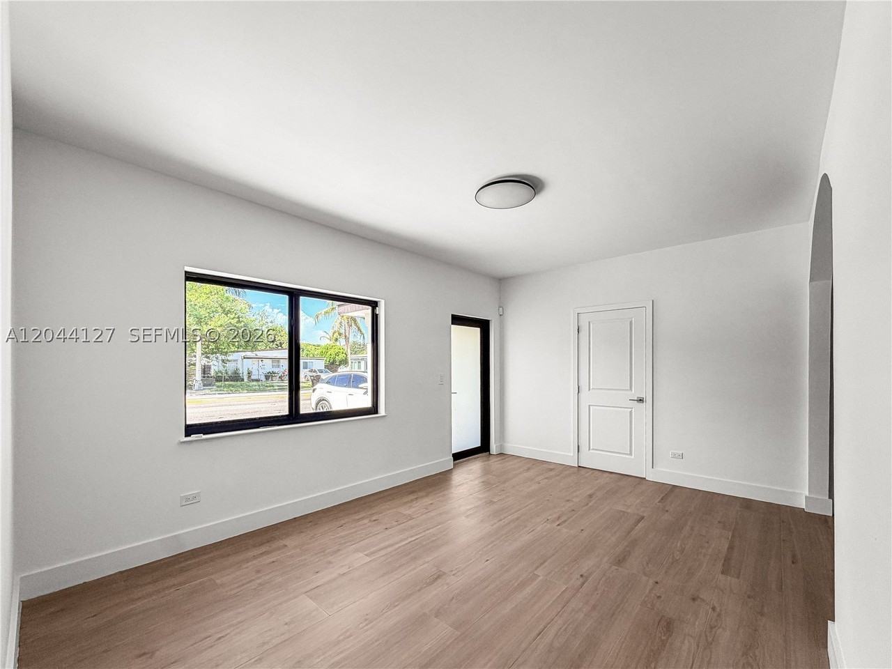 55 Nw 125th St - Photo 5 of 28