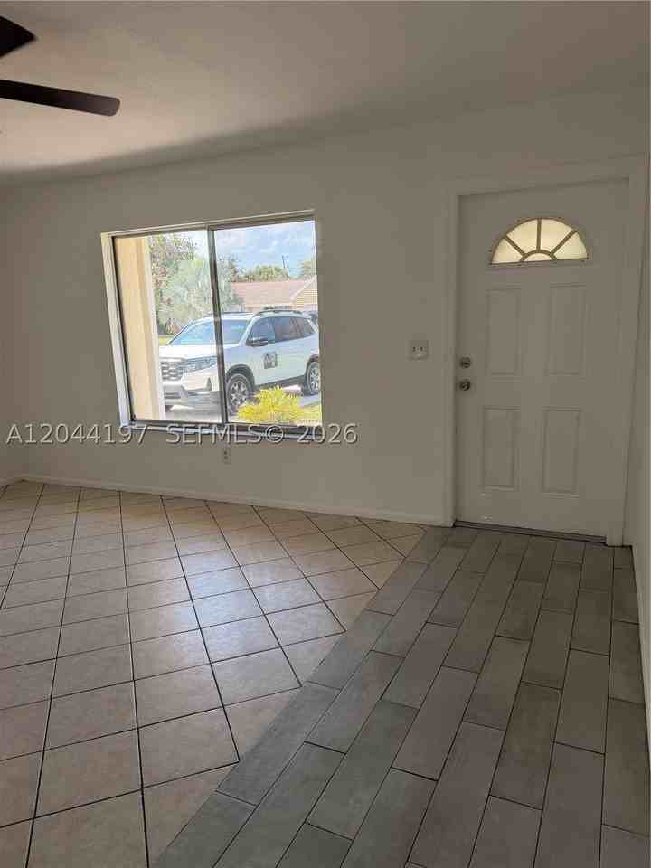 731 24th St Sw #1 - Photo 2 of 15