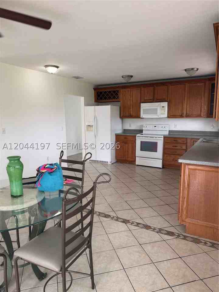 731 24th St Sw #1 - Photo 5 of 15
