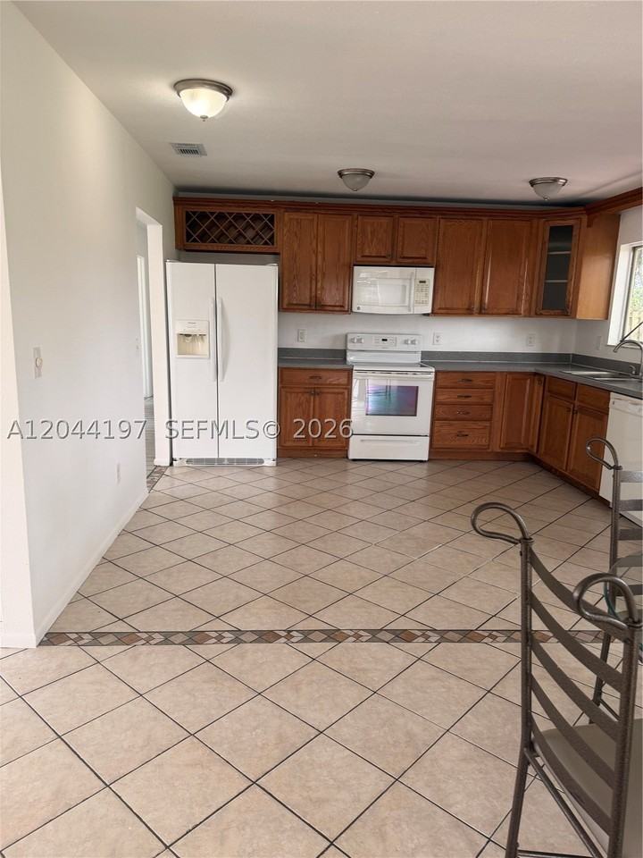 731 24th St Sw #1 - Photo 6 of 15