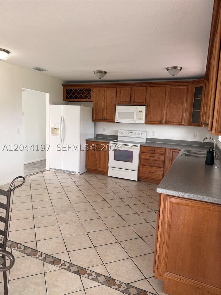 731 24th St Sw #1 - Photo 7 of 15