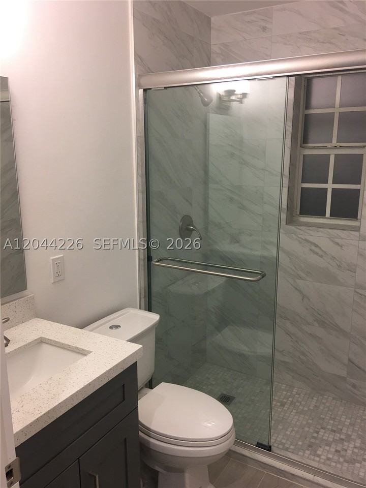 19 Sidonia Ave #7 - Photo 4 of 6