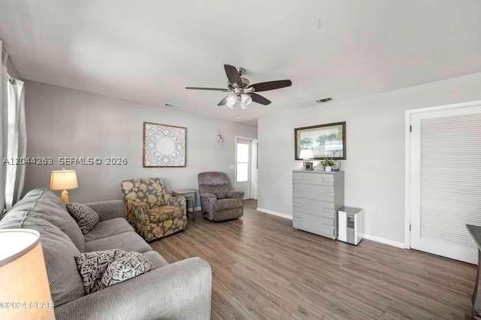 61 Oak Ave - Photo 2 of 13