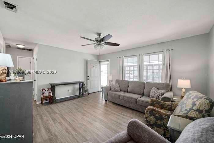 61 Oak Ave - Photo 3 of 13