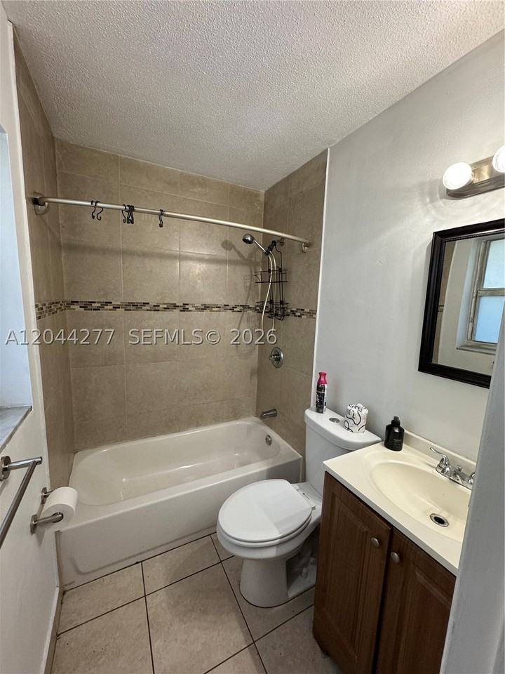 3608 Nw 104th Ave #E - Photo 2 of 6