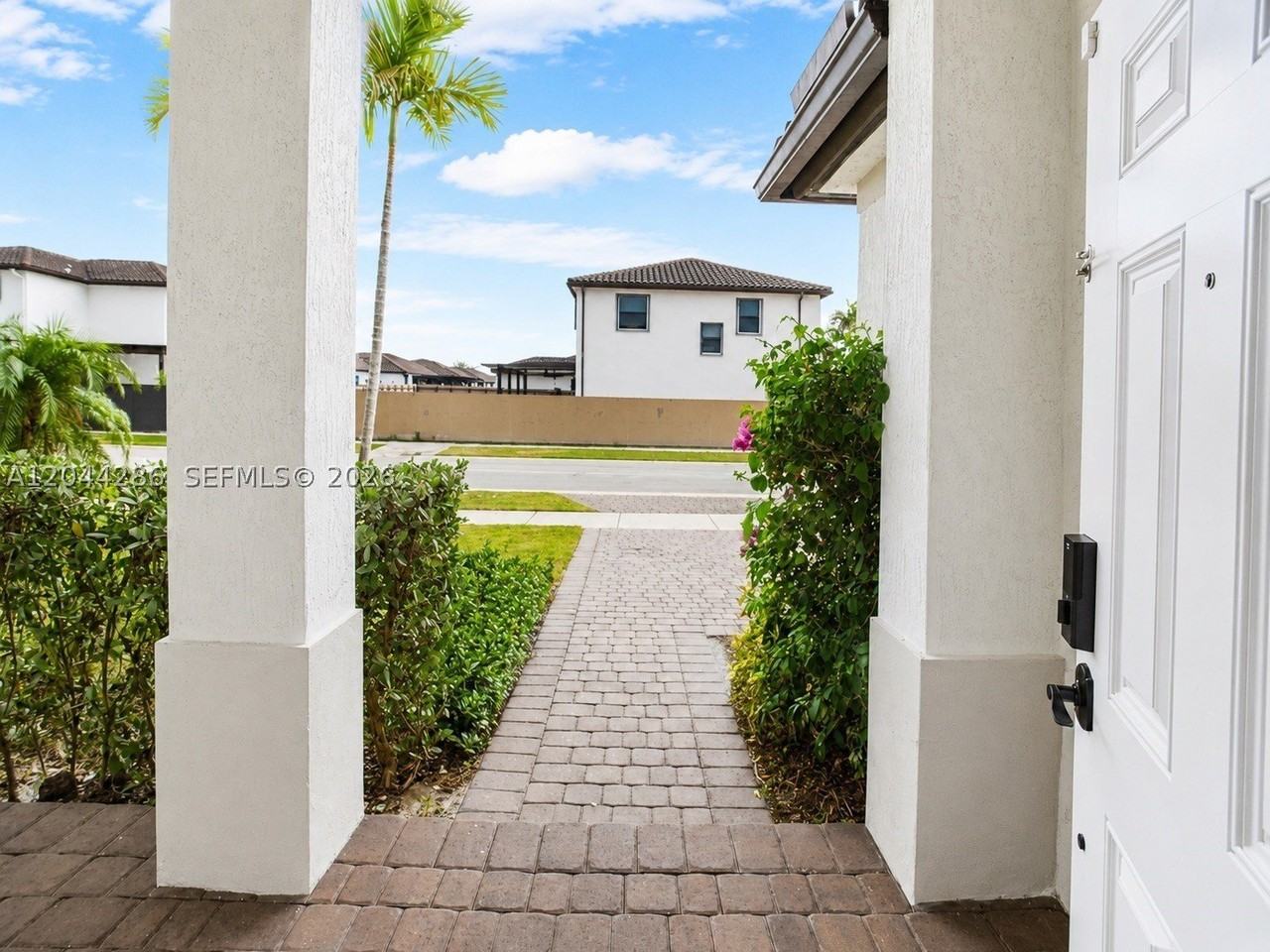 22886 Sw 128th Pl - Photo 5 of 48