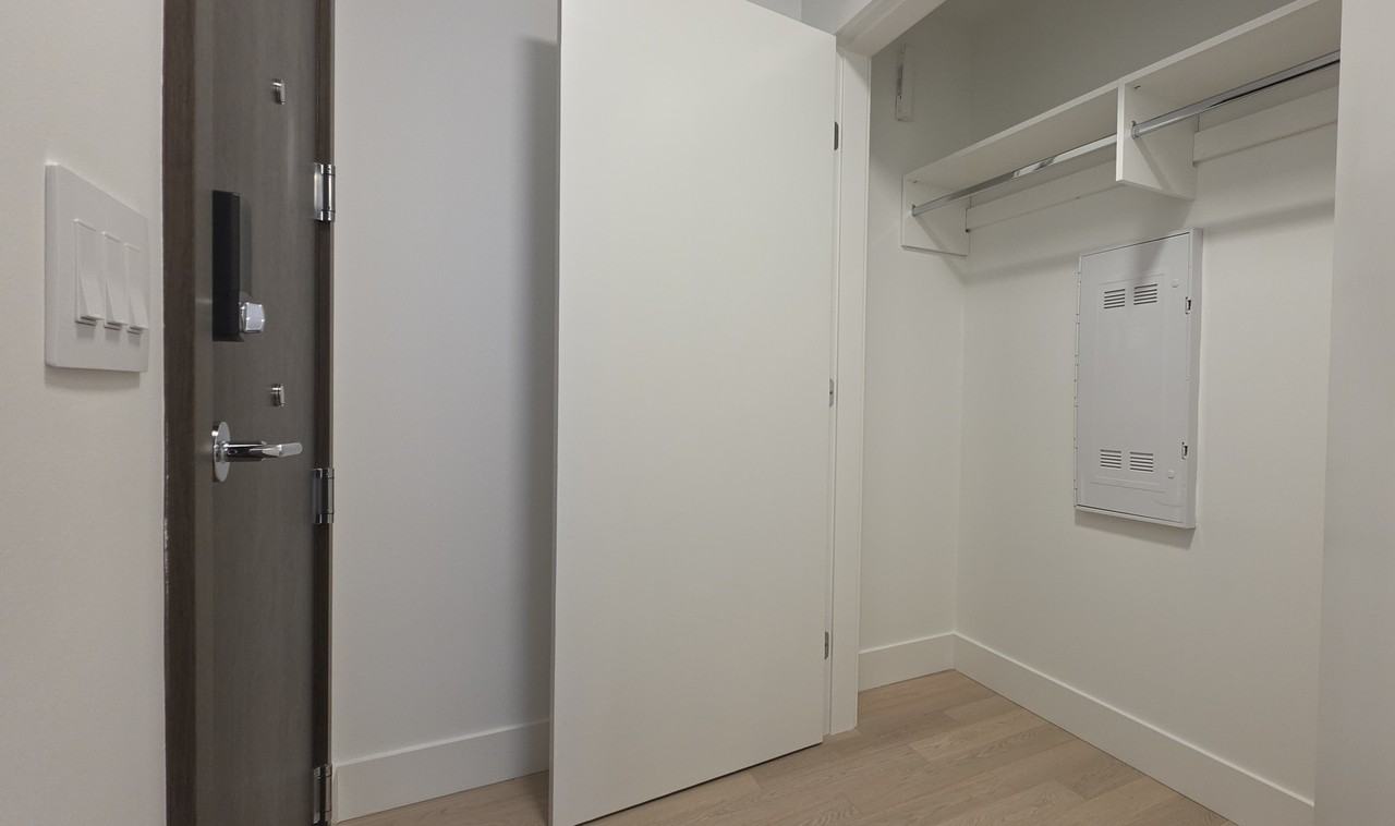 1475 Foster Street #701 - Photo 5 of 32