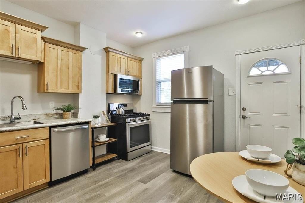 6059 Odell St - Photo 6 of 20