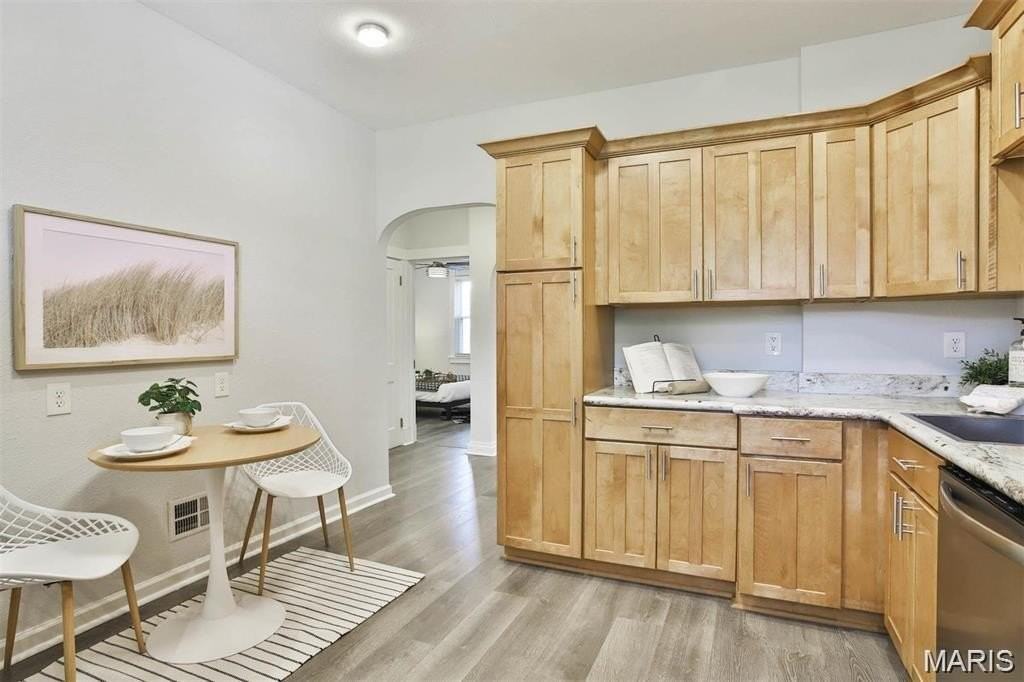 6059 Odell St - Photo 7 of 20