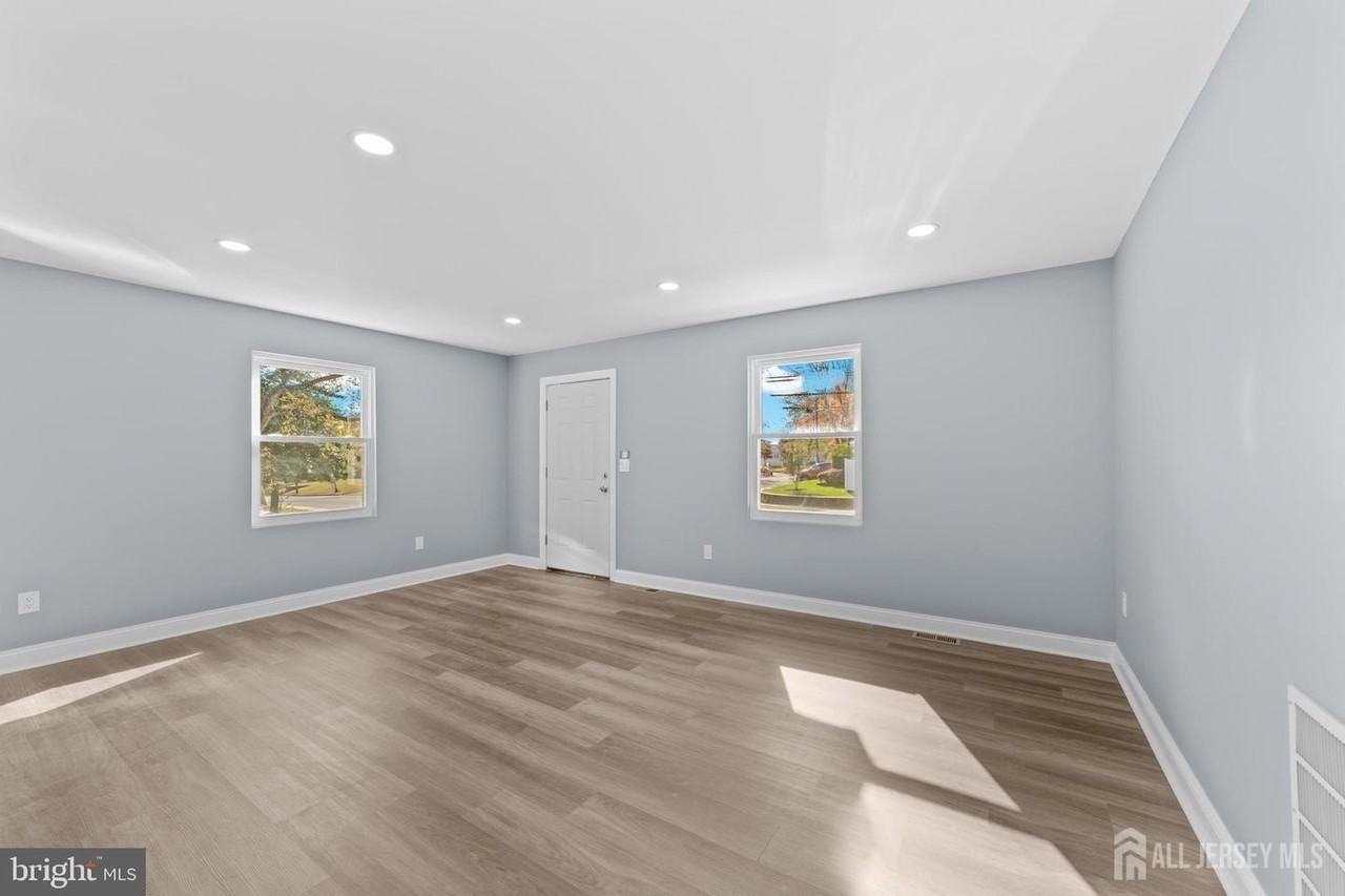 245 William St #C - Photo 6 of 11
