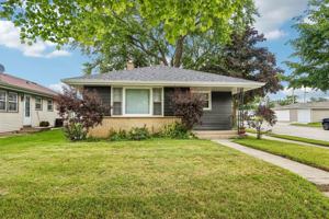 featured image of 2223 Grove Ave