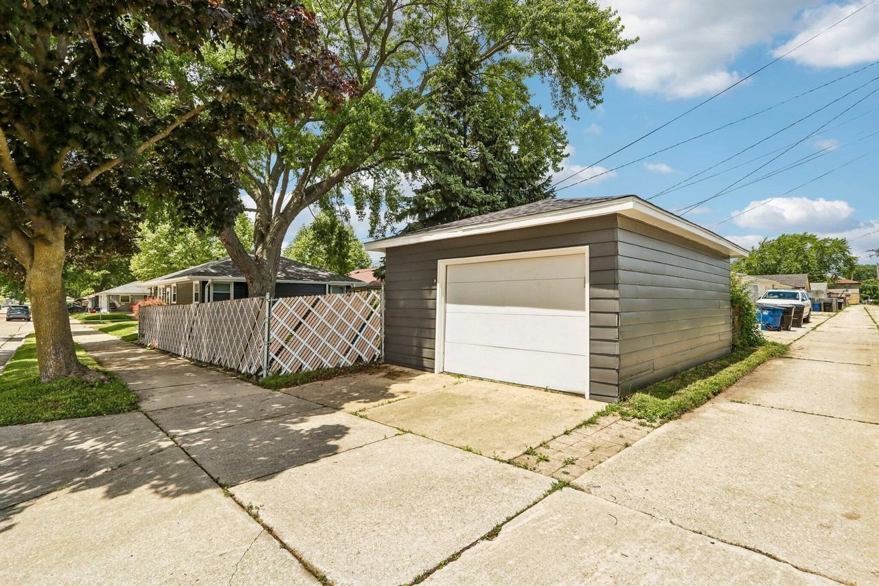 2223 Grove Ave - Photo 5 of 25