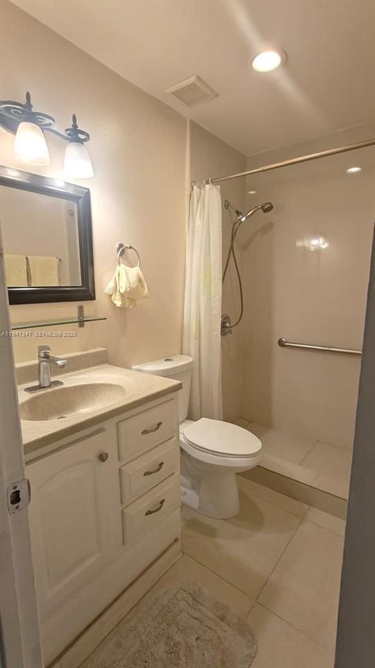 5214 Ne 6th Ave - Photo 3 of 7