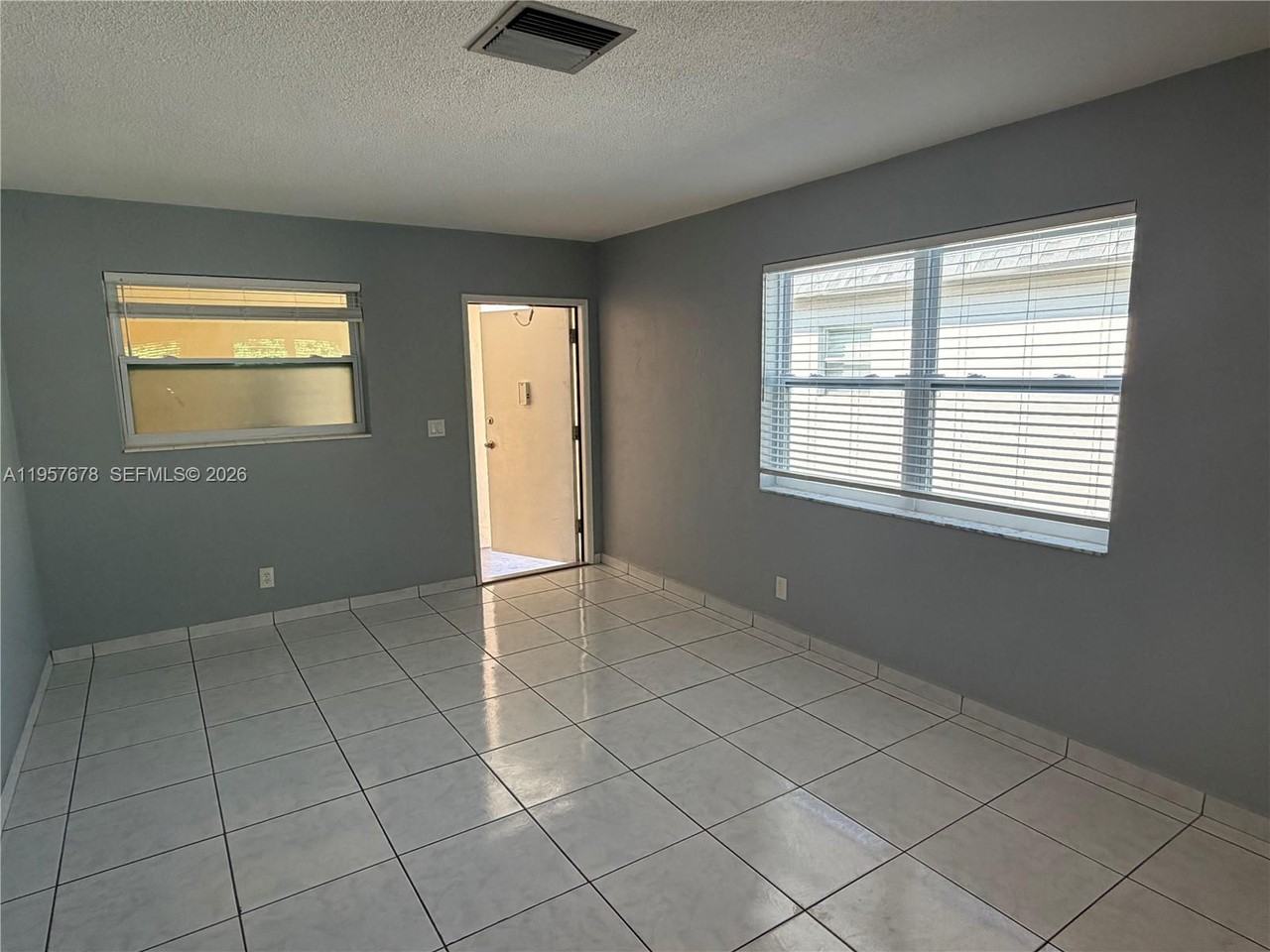 333 Sw 2nd Ct - Photo 7 of 8