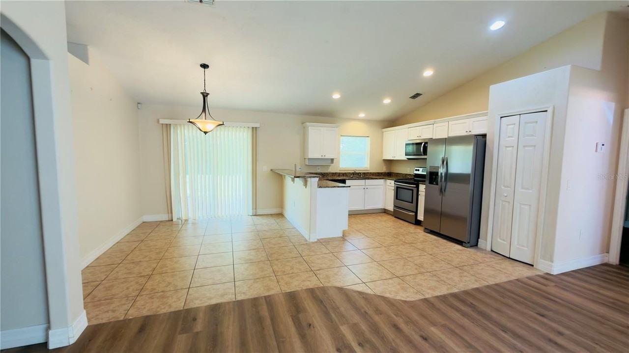 200 Breakwater St Se - Photo 4 of 16