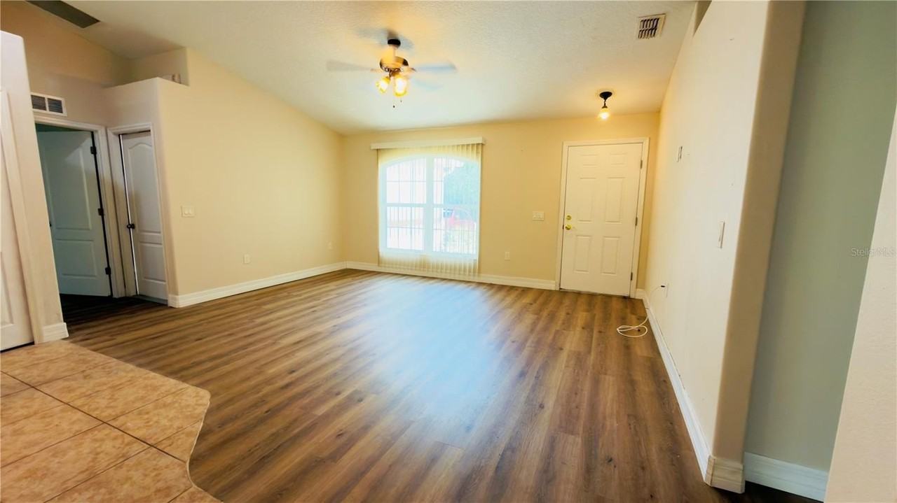 200 Breakwater St Se - Photo 5 of 16