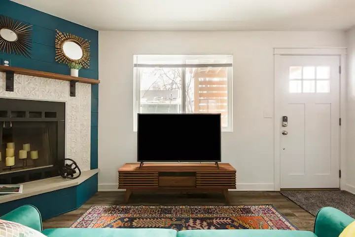 222 N Institute St #1 - Photo 3 of 10