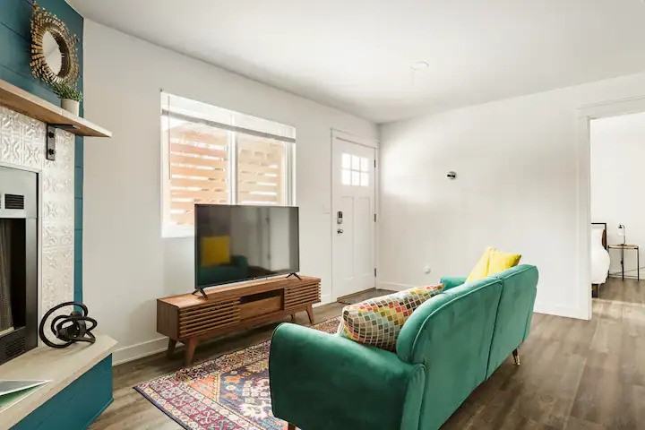 222 N Institute St #1 - Photo 4 of 10