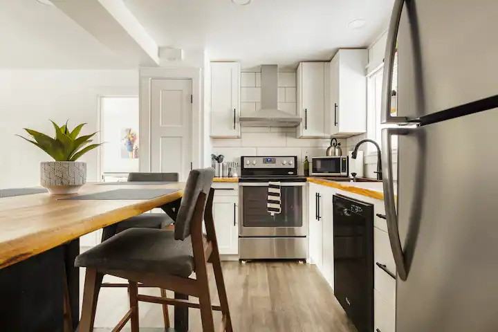 222 N Institute St #1 - Photo 5 of 10
