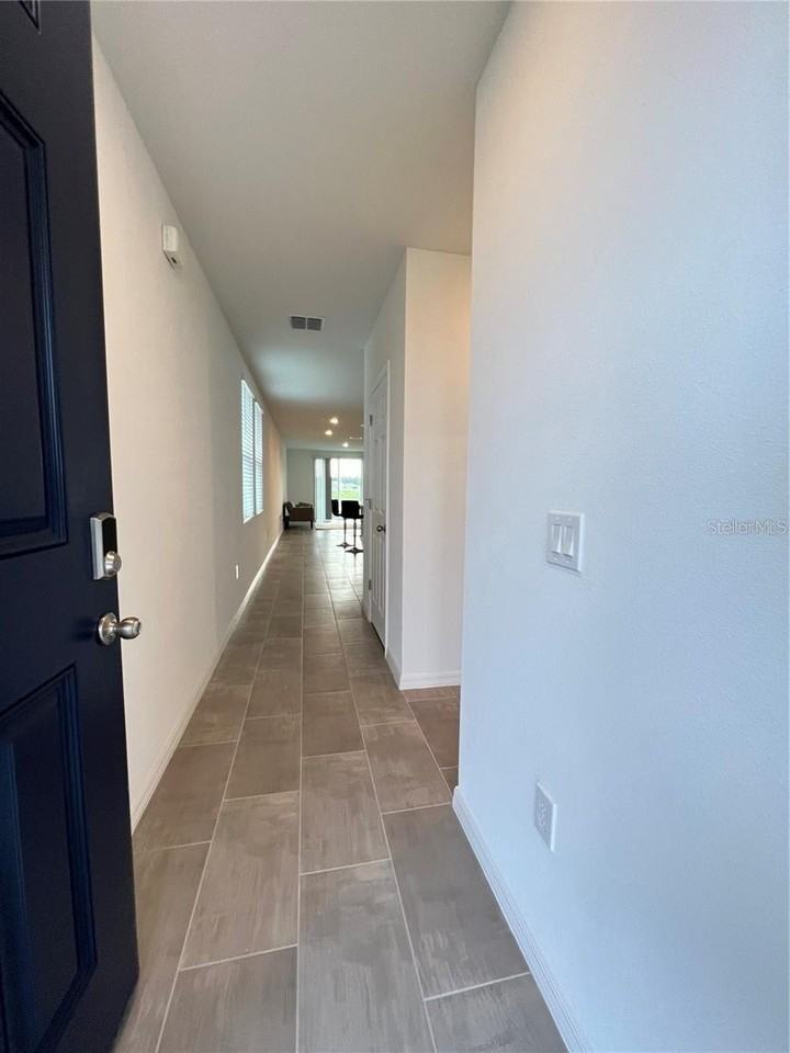 3079 Laurel Oak Ln - Photo 4 of 20