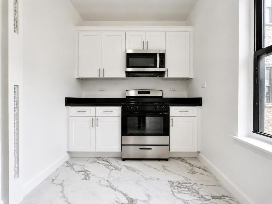 590 Fort Washington Ave - Photo 7 of 10