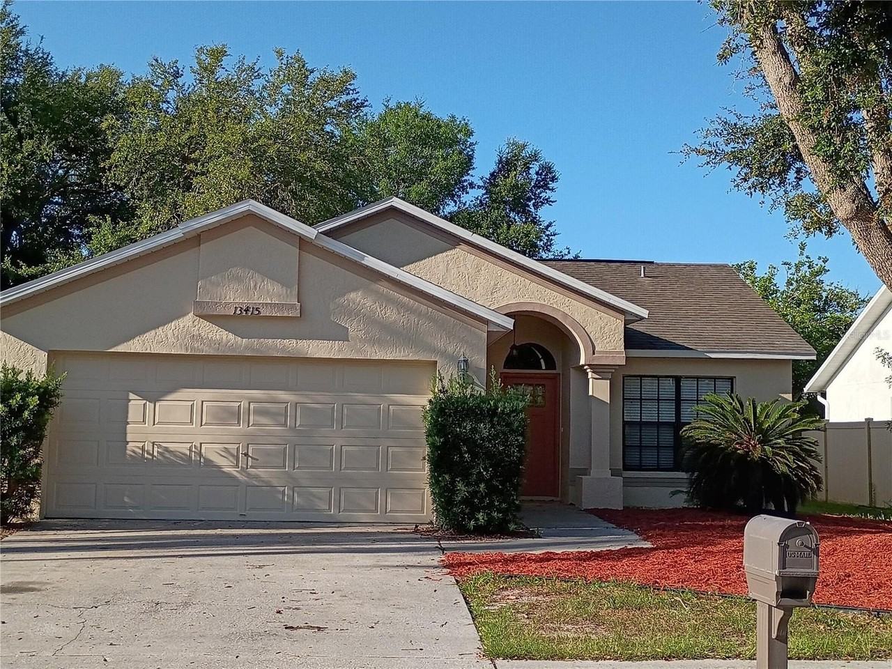 13415 Beechberry Dr - Photo 2 of 5